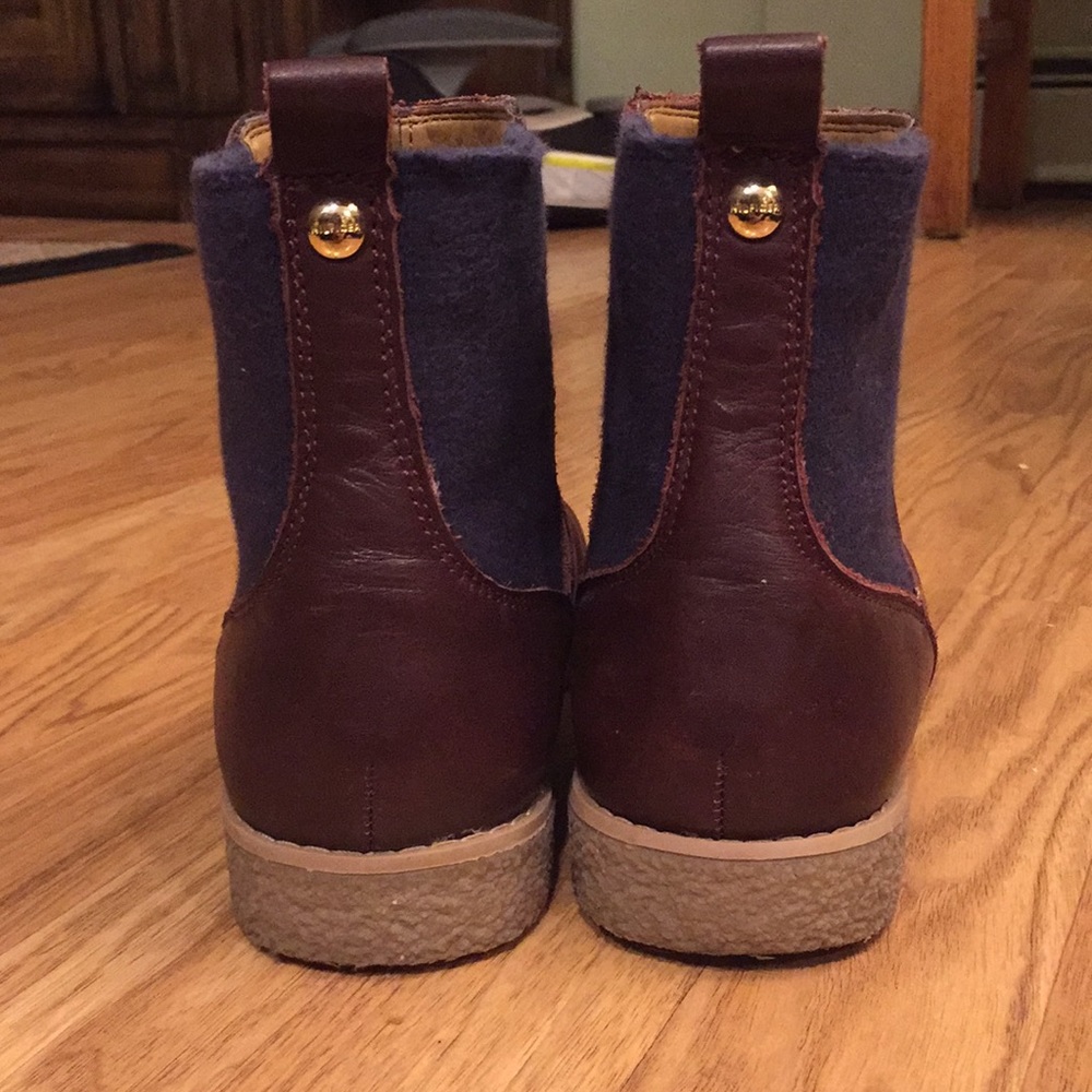 Boots - Picture 3 of 6